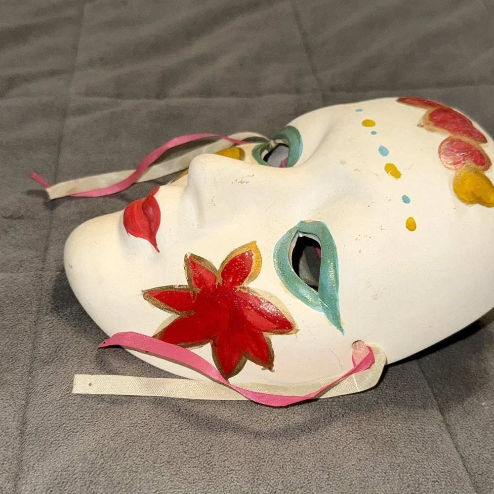Vintage Decorative Ceramic Masquerade Mask Mardi Gras New Orleans Wall Hanging